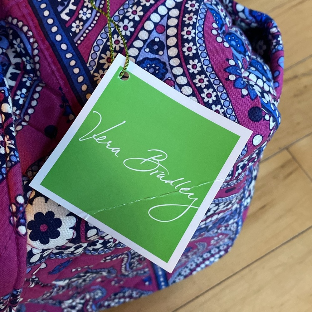 Vera Bradley Weekended Duffle Travel Bag and Makeup Pouch - Picture 5 of 10